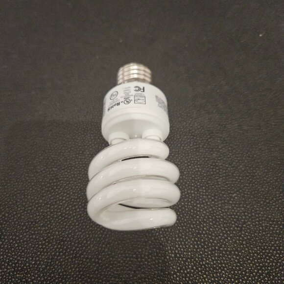 SET OF 3 TOSPO 13 WATT, 2700K & 900 LUMEN SPIRAL COMPACT FLUORESCENT LIGHT BULBS - Picture 10 of 14